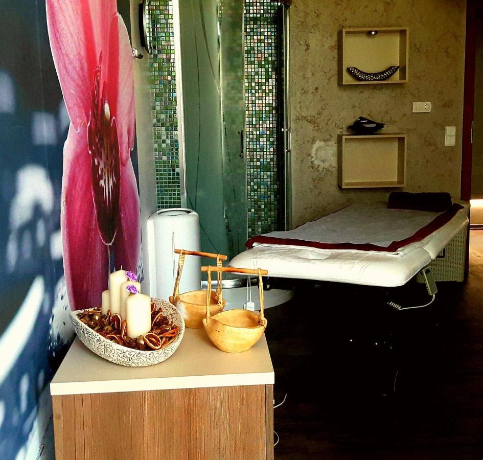 Hotel Olivia Medical Spa Skomielna Czarna Екстериор снимка
