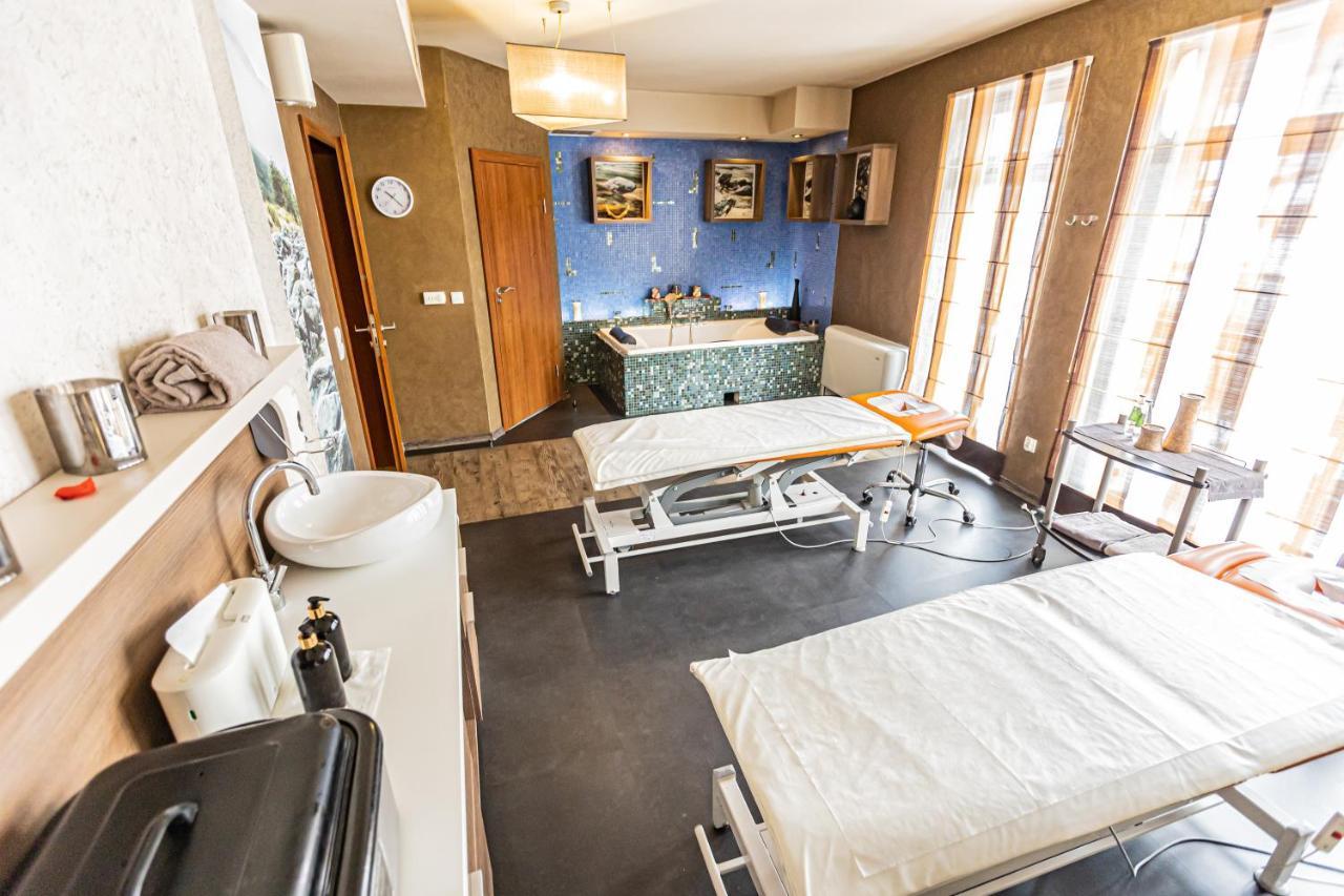 Hotel Olivia Medical Spa Skomielna Czarna Екстериор снимка