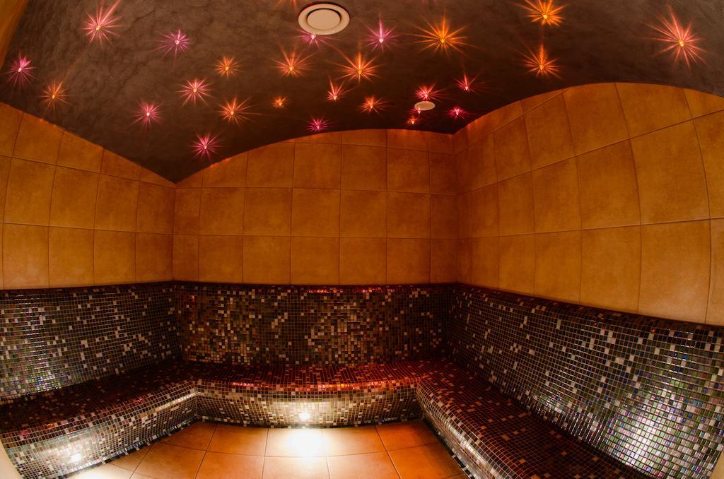 Hotel Olivia Medical Spa Skomielna Czarna Екстериор снимка